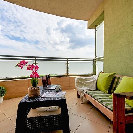 Family Apartment With A Terrace On Aleje Jerozolimskie Warszawa Eksteriør billede