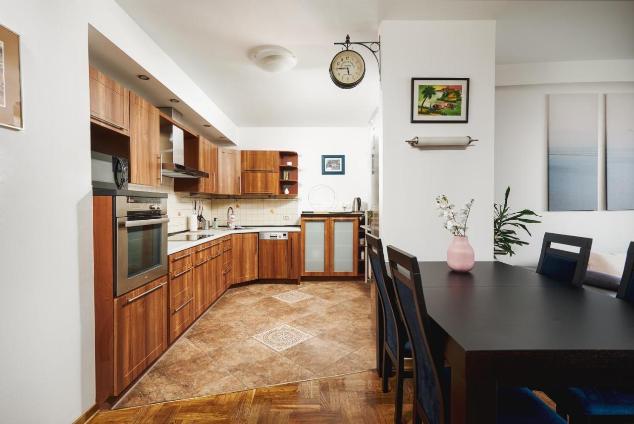 Family Apartment With A Terrace On Aleje Jerozolimskie Warszawa Eksteriør billede