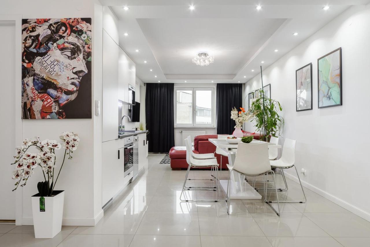 Family Apartment With A Terrace On Aleje Jerozolimskie Warszawa Eksteriør billede