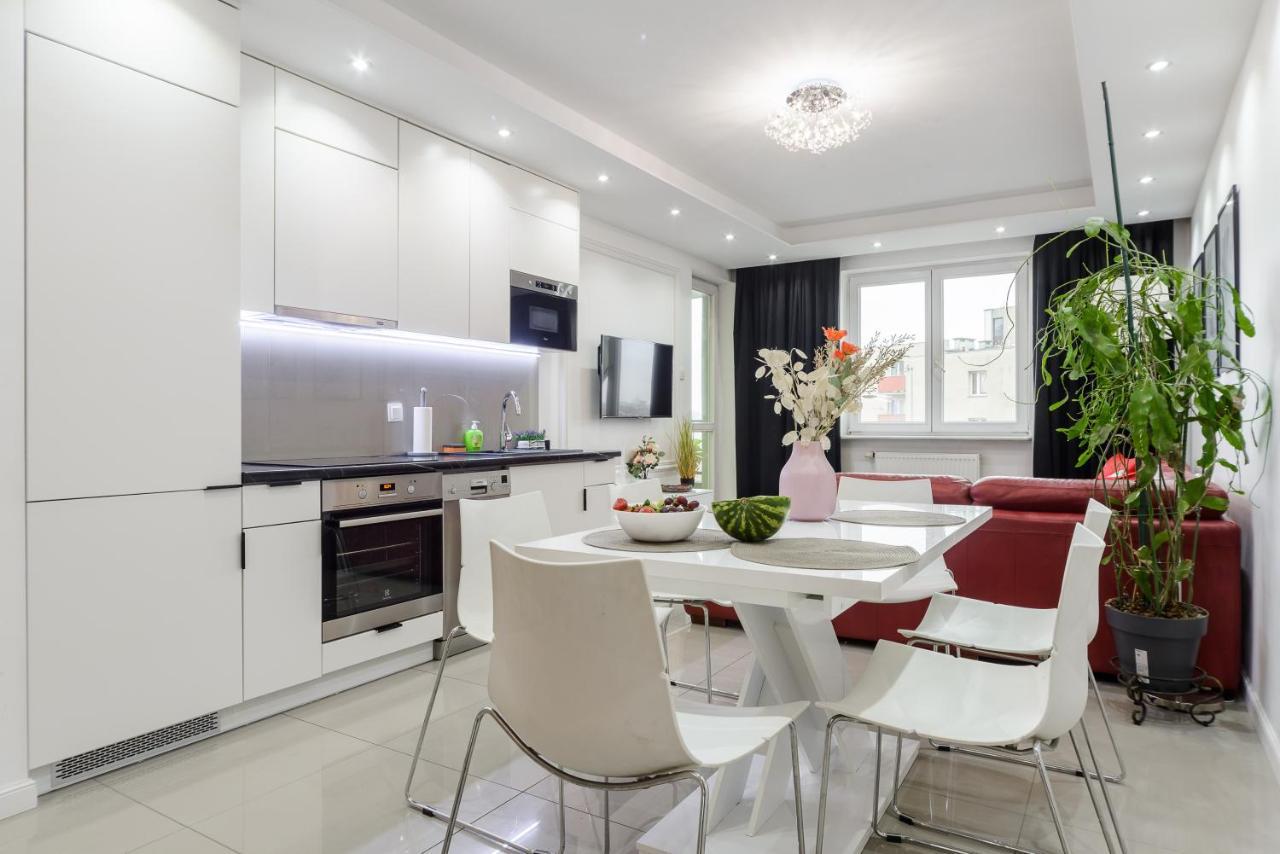 Family Apartment With A Terrace On Aleje Jerozolimskie Warszawa Eksteriør billede