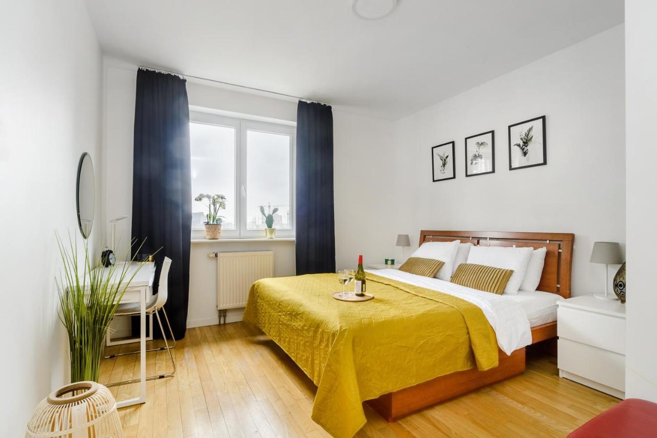 Family Apartment With A Terrace On Aleje Jerozolimskie Warszawa Eksteriør billede