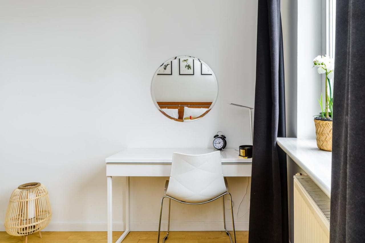 Family Apartment With A Terrace On Aleje Jerozolimskie Warszawa Eksteriør billede